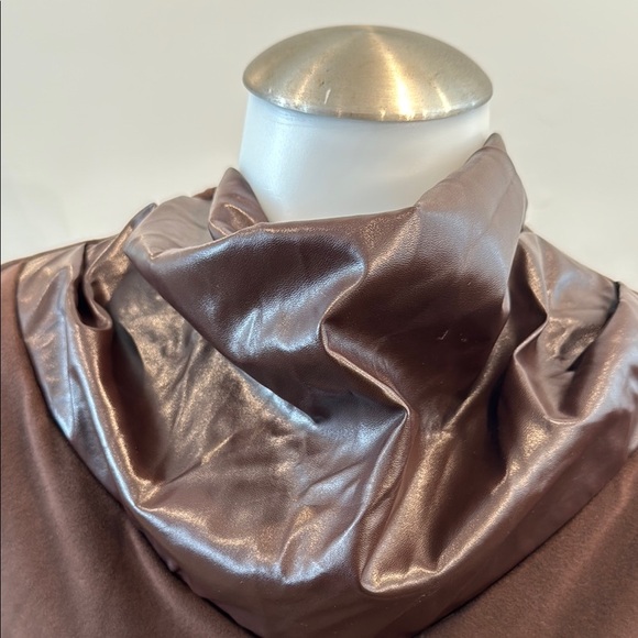 SHEIN Brown Hoodie Sweatshirt with Cozy Fit - Picture 4 of 9